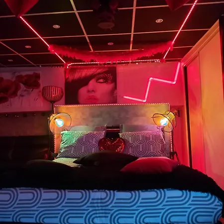 Sas Lès Bêtises Péniche Morgane 2 Bateau-hôtel Cambrai